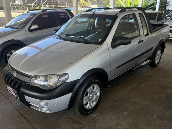 FIAT STRADA 1.8 MPI ADVENTURE CE 8V FLEX 2P MANUAL FIAT STRADA 1.8 MPI ADVENTURE CE 8V FLEX 2P MANUAL